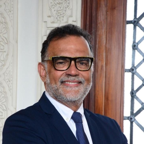 Dr. Mario Moreira